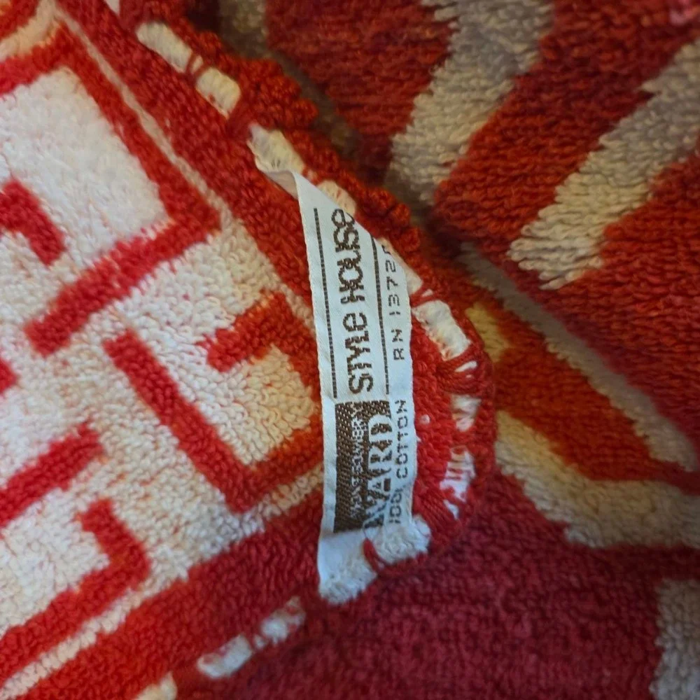 Montgomery Ward Style House Vintage Red White Geometric Towel Set 3pc 1960s/70s